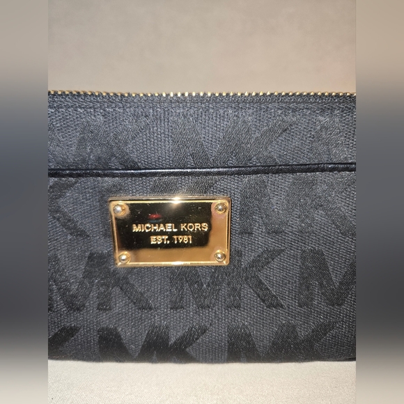 Michael Kors Cosmetic Bag/ Pouch - Picture 3 of 16
